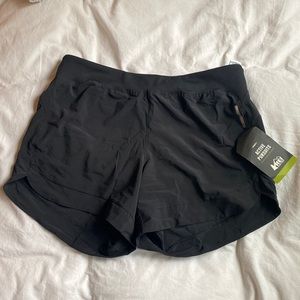REI Active Pursuits Athletic Shorts NWT